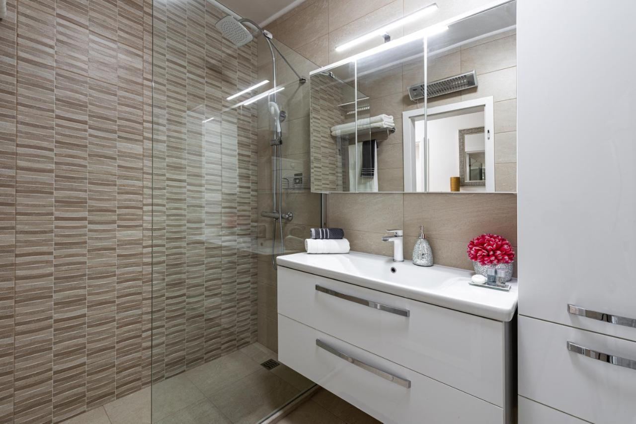 Bluesky Deluxe Apartment Free Parking Дубровник Экстерьер фото
