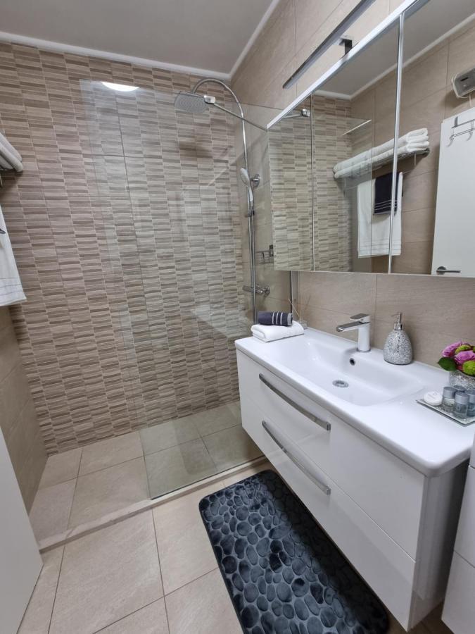 Bluesky Deluxe Apartment Free Parking Дубровник Экстерьер фото
